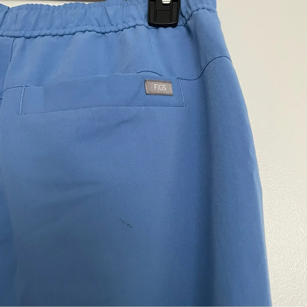 Men’s FIGS Scrub Top Medium & Pants Small Set Ceil Blue